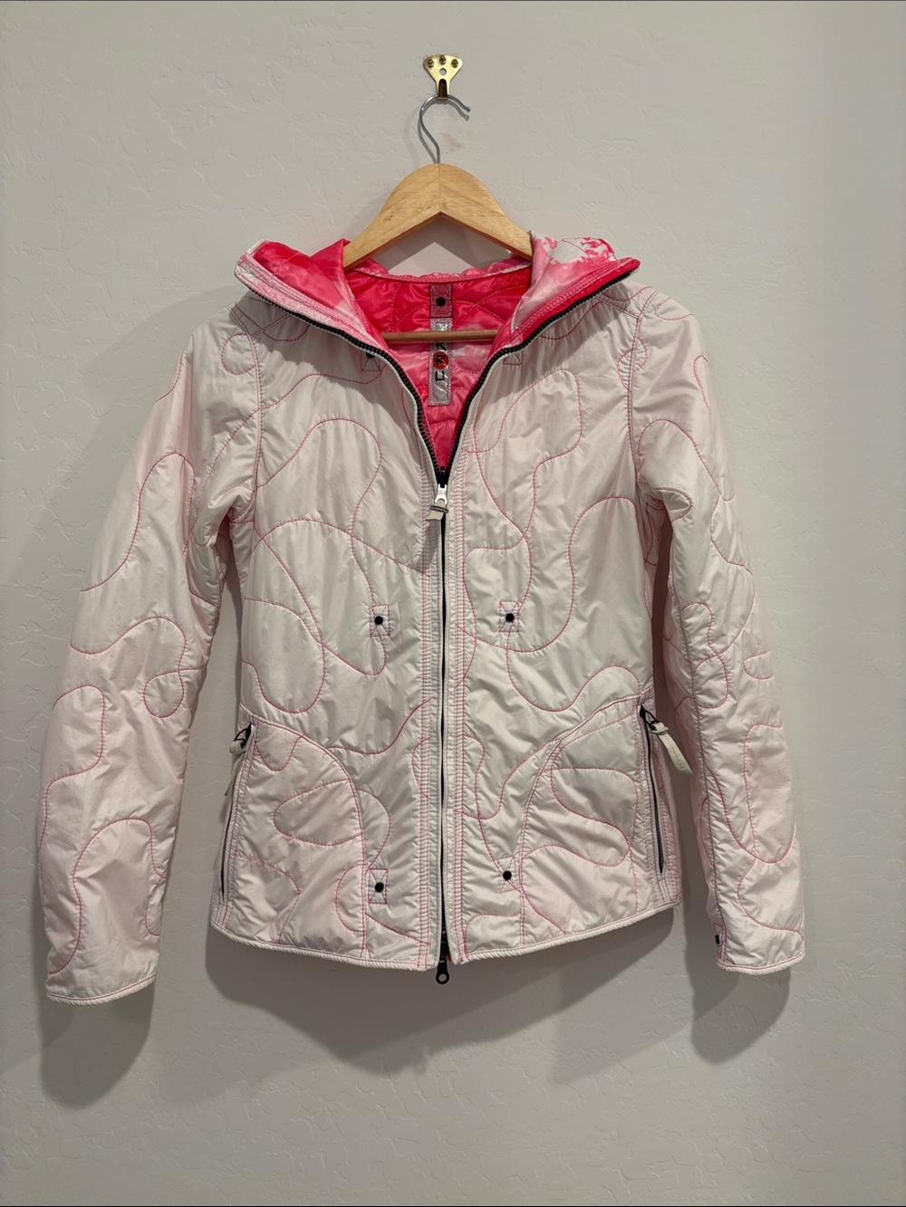 KRU Women’s XS Pink Quilted Ski Jacket Hood Made in Italy Y2K Luxury